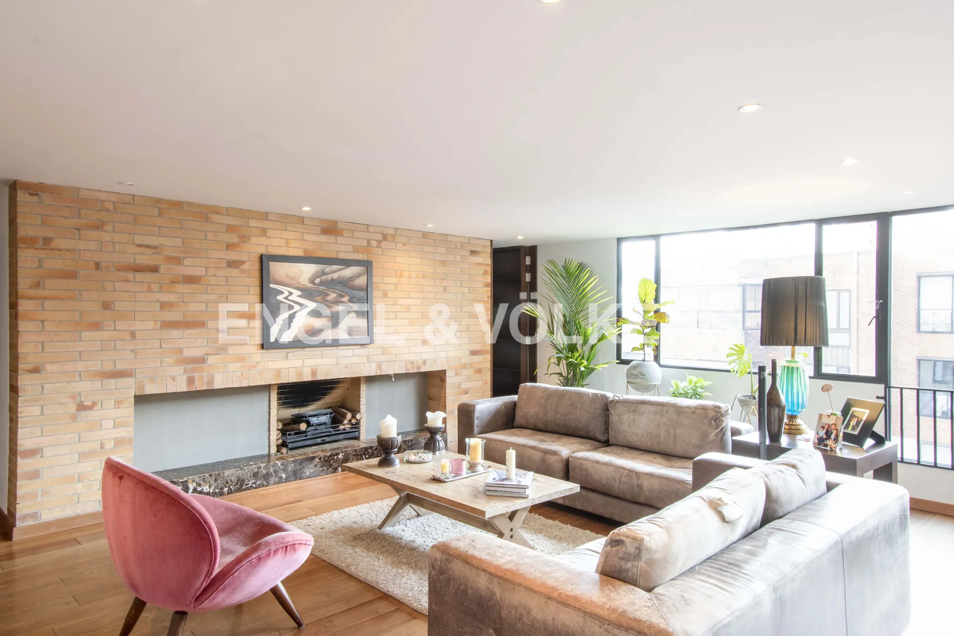 Apartamento en venta en Los Rosales, Bogotá · foto 3 de 17