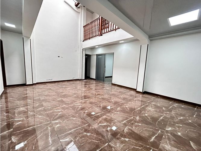 Casa de 10 alcobas en venta en Prado, Medellín, 467 m² · foto 2 de 24