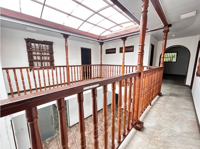 Casa de 10 alcobas en venta en Prado, Medellín, 467 m² · foto 10 de 24