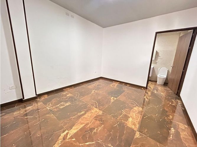 Casa de 10 alcobas en venta en Prado, Medellín, 467 m² · foto 18 de 24