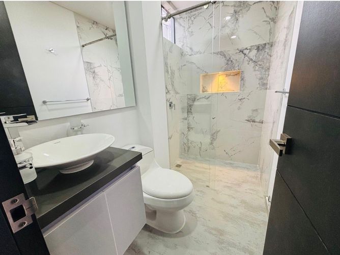 Casa de 5 alcobas en venta en Siberia, Cota, 254 m² · foto 14 de 15