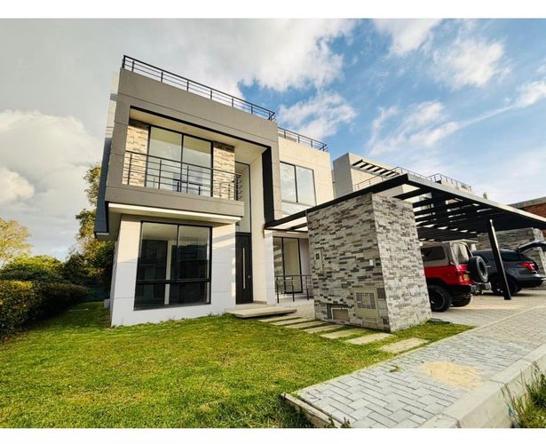 Casa de 5 alcobas en venta en Siberia, Cota, 254 m² · foto 2 de 15