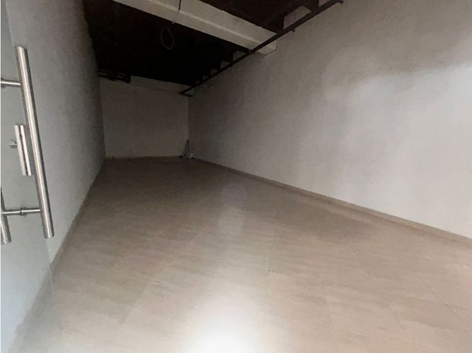 Local en venta en Pilsen, Itagüí, 60 m² · foto 2 de 9