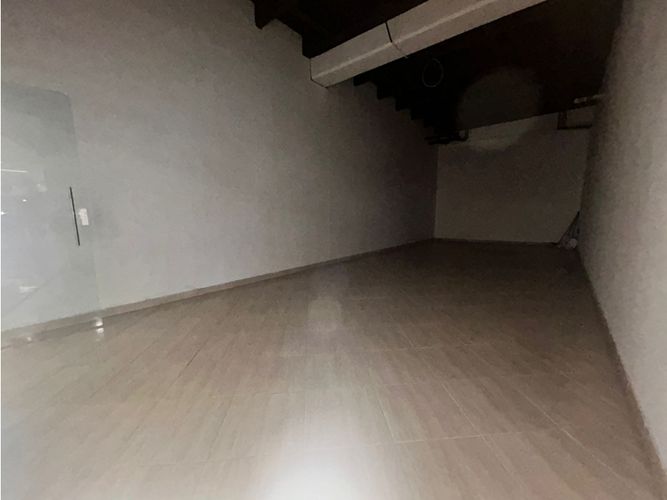 Local en venta en Pilsen, Itagüí, 60 m² · foto 3 de 9