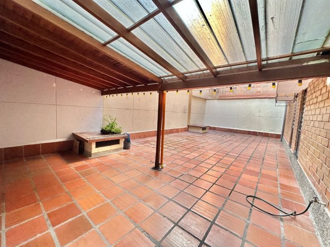 Apartamento de 3 alcobas en venta en Laureles, Medellín, 117 m² · foto 13 de 24