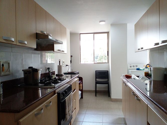 Apartamento de 3 alcobas en arriendo en El Poblado, Medellín, 187 m² · foto 7 de 18