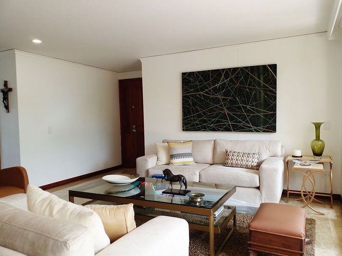 Apartamento de 3 alcobas en arriendo en El Poblado, Medellín, 187 m² · foto 2 de 18