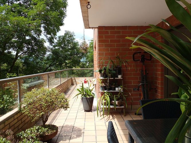 Apartamento de 3 alcobas en arriendo en El Poblado, Medellín, 187 m² · foto 17 de 18