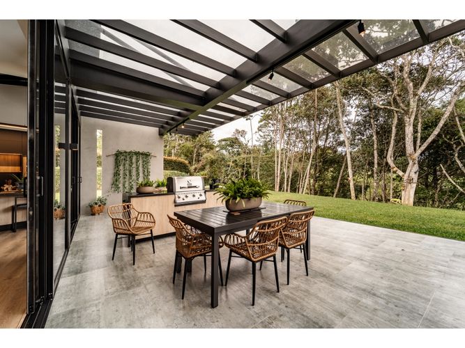 Finca en venta en Lomitas, La Ceja, 389 m² · foto 4 de 24