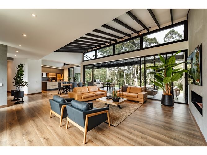 Finca en venta en Lomitas, La Ceja, 389 m² · foto 6 de 24