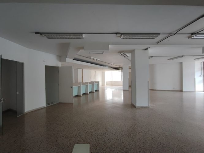 Local en arriendo en Avenida Santander, Manizales, 222 m² · foto 2 de 22