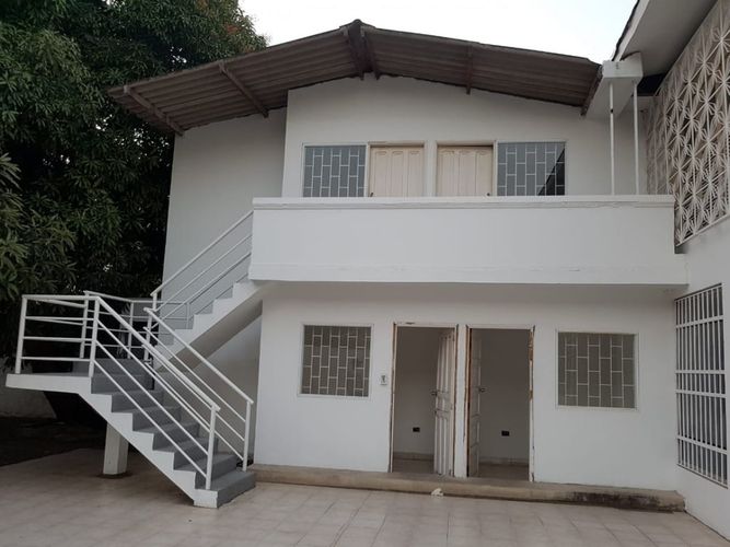 Casa de 6 alcobas en arriendo en Manga, Cartagena, 885 m² · foto 3 de 12