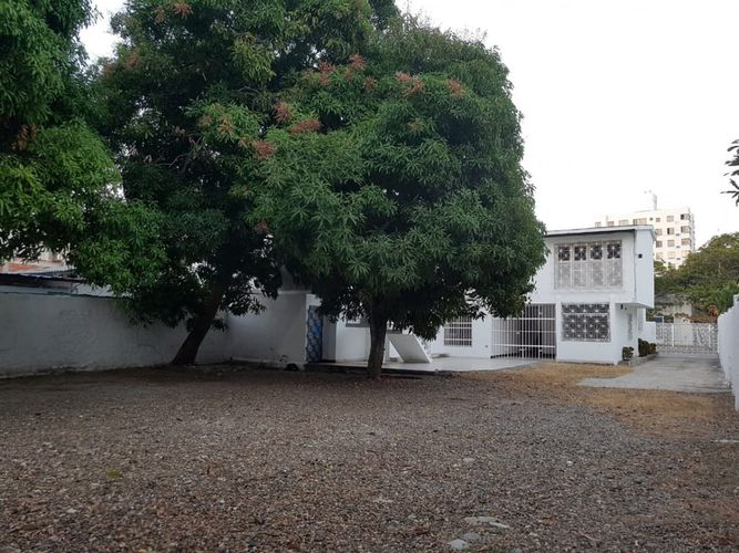 Casa de 6 alcobas en arriendo en Manga, Cartagena, 885 m² · foto 11 de 12