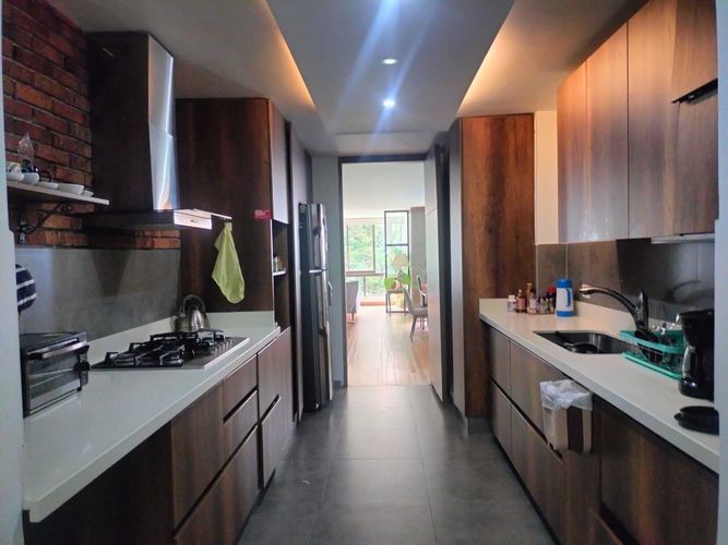 Apartamento de 3 alcobas en venta en La Florida, Medellín, 186 m² · foto 7 de 17