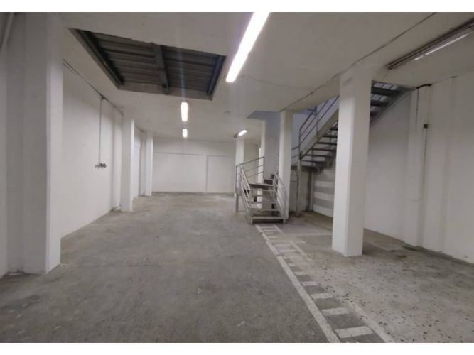 Bodega en arriendo en Colombia, Medellín, 400 m² · foto 6 de 10