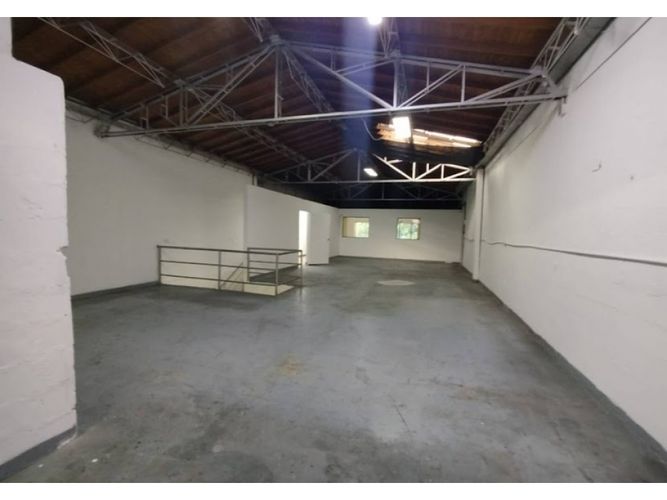 Bodega en arriendo en Colombia, Medellín, 400 m² · foto 8 de 10