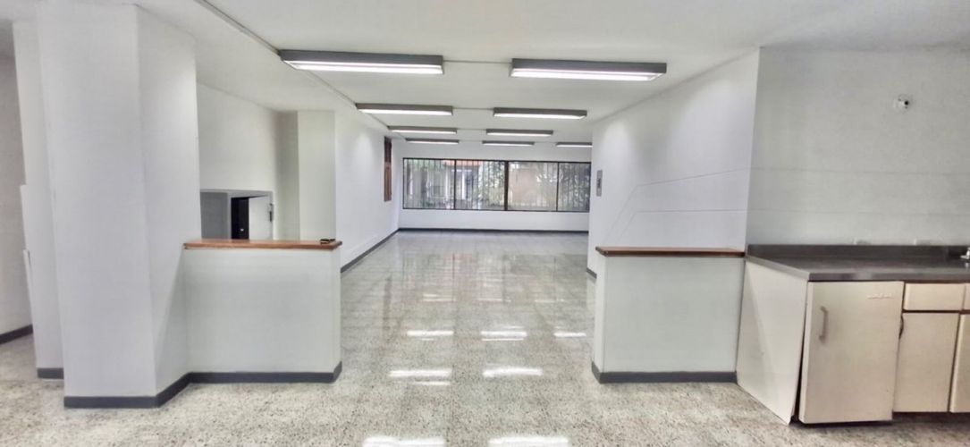 Local en arriendo en La Candelaria, Medellín, 360 m² · foto 6 de 16