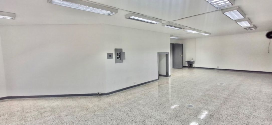 Local en arriendo en La Candelaria, Medellín, 360 m² · foto 7 de 16