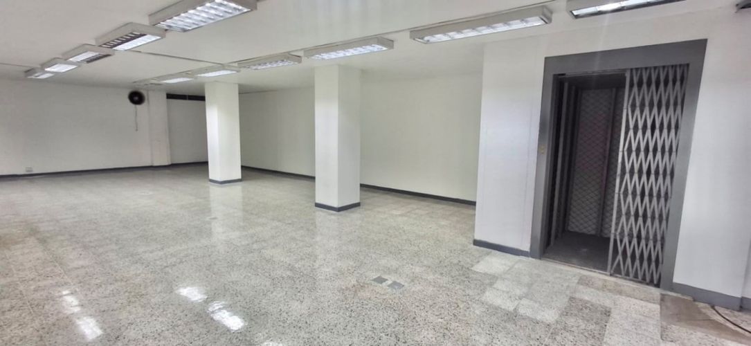 Local en arriendo en La Candelaria, Medellín, 360 m² · foto 9 de 16