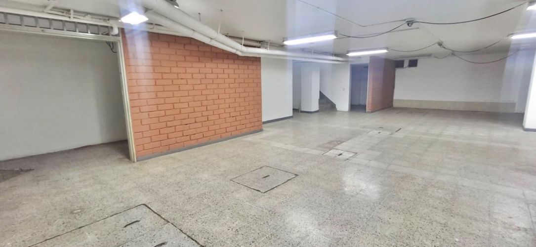Local en arriendo en La Candelaria, Medellín, 360 m² · foto 10 de 16