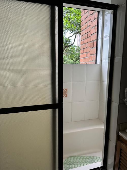 Apartamento de 4 alcobas en venta en El Castillo, Medellín, 135 m² · foto 11 de 11