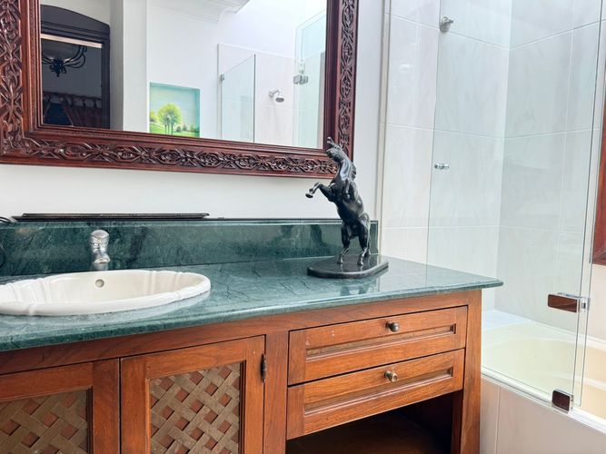 Casa de 4 alcobas en venta en Loma Del Escobero, Envigado, 560 m² · foto 19 de 20