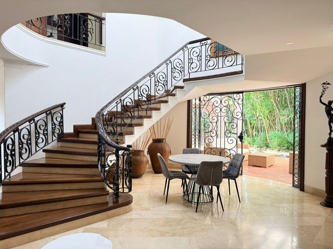 Casa de 4 alcobas en venta en Loma Del Escobero, Envigado, 560 m² · foto 10 de 20
