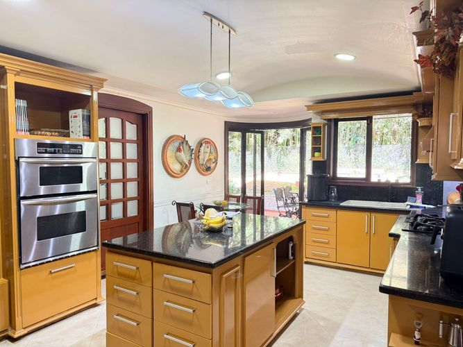 Casa de 4 alcobas en venta en Loma Del Escobero, Envigado, 560 m² · foto 12 de 20