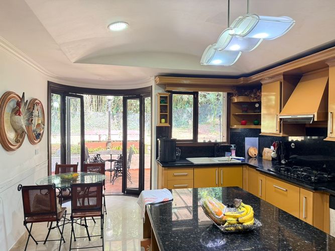 Casa de 4 alcobas en venta en Loma Del Escobero, Envigado, 560 m² · foto 14 de 20