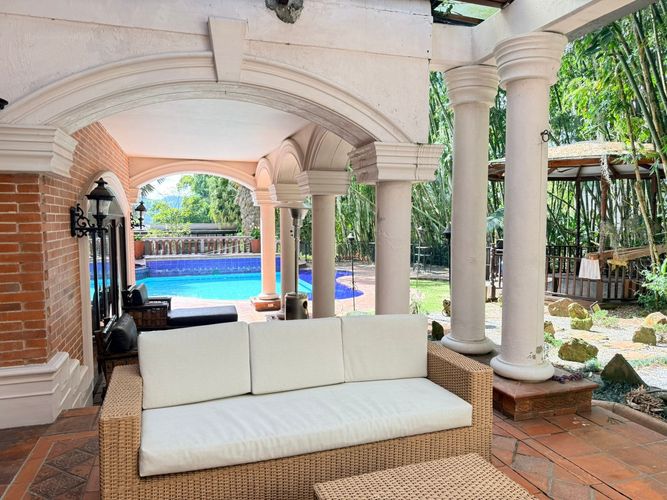 Casa de 4 alcobas en venta en Loma Del Escobero, Envigado, 560 m² · foto 17 de 20