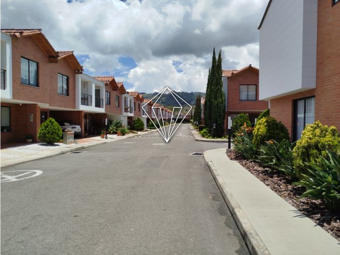 Casa de 3 alcobas en venta en La Ceja, 124 m² · foto 4 de 24