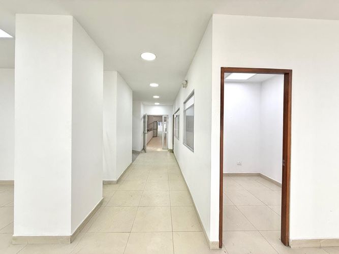 Local en arriendo en Sector Plaza De Bolivar, Pereira, 780 m² · foto 3 de 13