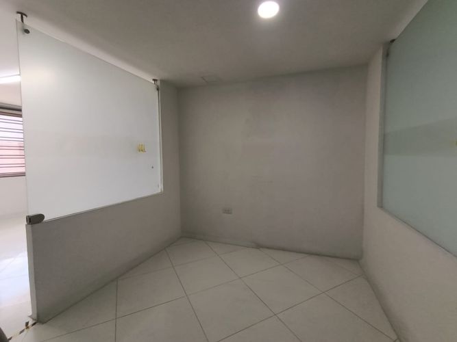 Oficina en arriendo en Laureles, Medellín, 65 m² · foto 6 de 13