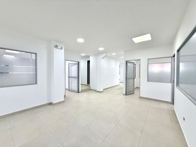 Local en arriendo en Sector Plaza De Bolivar, Pereira, 780 m² · foto 8 de 13
