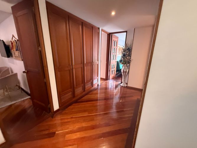 Apartamento de 4 alcobas en venta en Chicó Navarra, Bogotá, 177 m² · foto 14 de 24