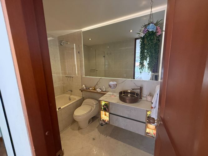 Apartamento de 4 alcobas en venta en Chicó Navarra, Bogotá, 177 m² · foto 17 de 24