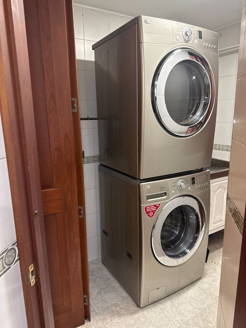 Apartamento de 4 alcobas en venta en Chicó Navarra, Bogotá, 177 m² · foto 20 de 24