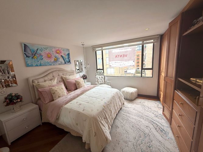 Apartamento de 4 alcobas en venta en Chicó Navarra, Bogotá, 177 m² · foto 15 de 24