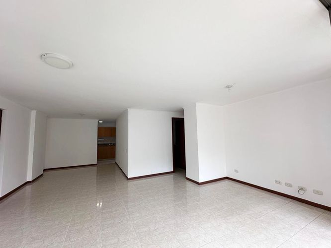 Apartamento de 3 alcobas en arriendo en El Poblado, Medellín, 135 m² · foto 4 de 20