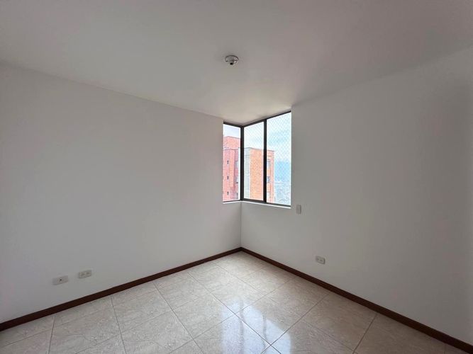 Apartamento de 3 alcobas en arriendo en El Poblado, Medellín, 135 m² · foto 13 de 20