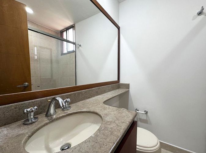 Apartamento de 3 alcobas en arriendo en El Poblado, Medellín, 135 m² · foto 20 de 20