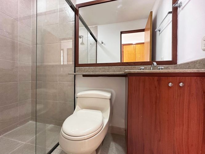 Apartamento de 3 alcobas en arriendo en El Poblado, Medellín, 135 m² · foto 19 de 20