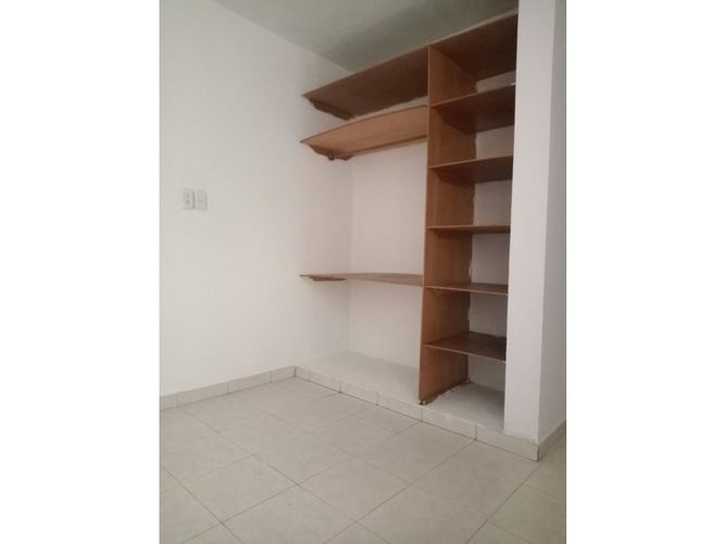 Casa de 4 alcobas en venta en La Esmeralda, Itagüí, 119 m² · foto 2 de 18