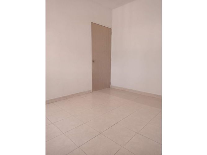 Casa de 4 alcobas en venta en La Esmeralda, Itagüí, 119 m² · foto 11 de 18