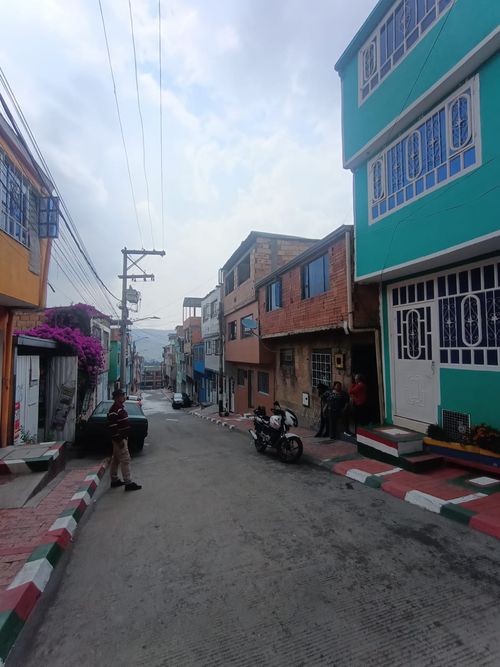 Casa de 7 alcobas en venta en Danubio Azul, Bogotá, 142 m² · foto 2 de 24