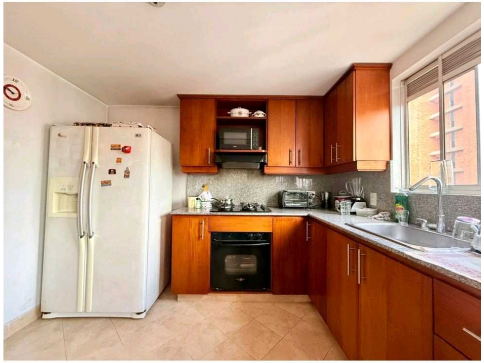 Apartamento en arriendo en Laureles, Medellín · foto 2 de 24