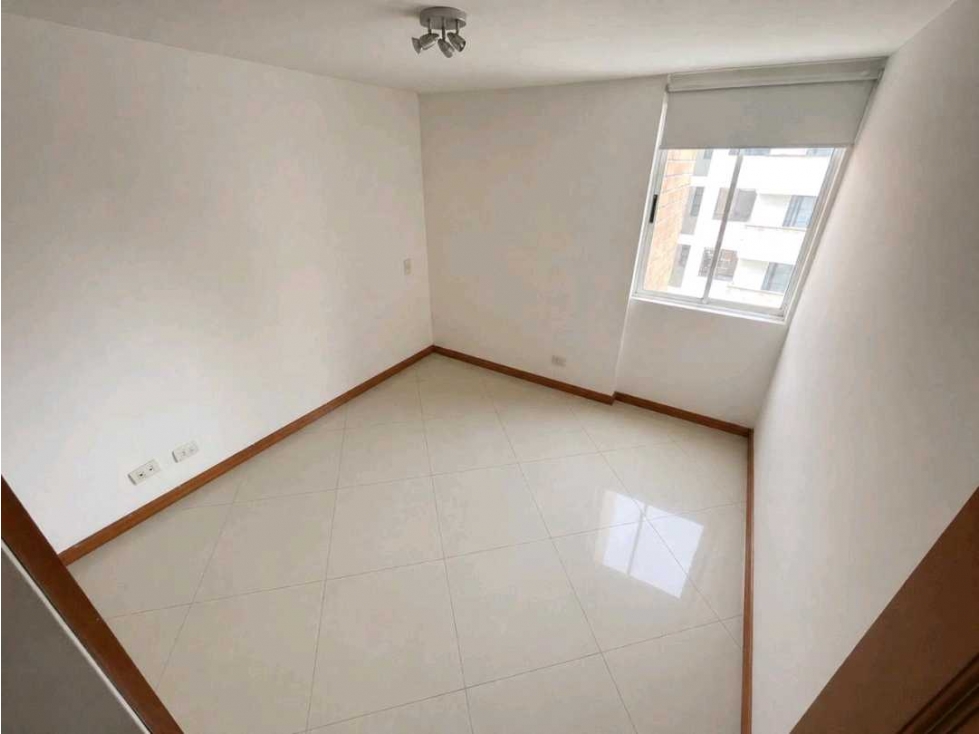 Apartamento en arriendo en Laureles, Medellín · foto 5 de 24