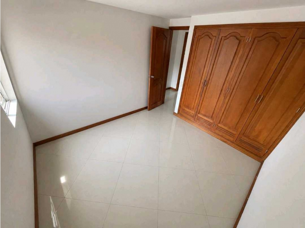 Apartamento en arriendo en Laureles, Medellín · foto 6 de 24