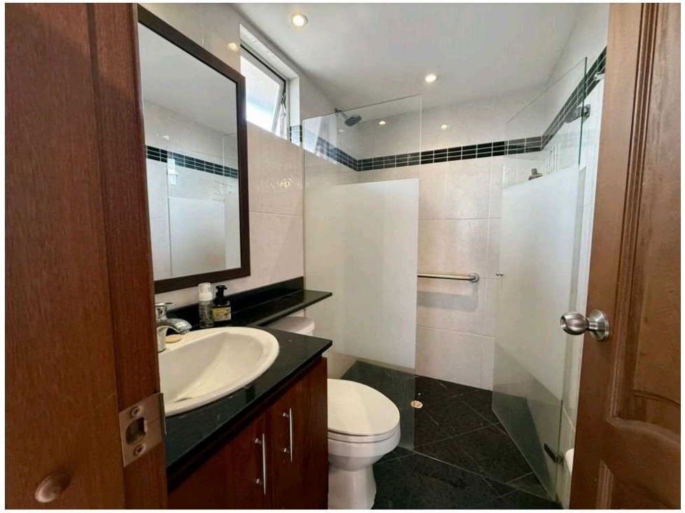 Apartamento en arriendo en Laureles, Medellín · foto 10 de 24