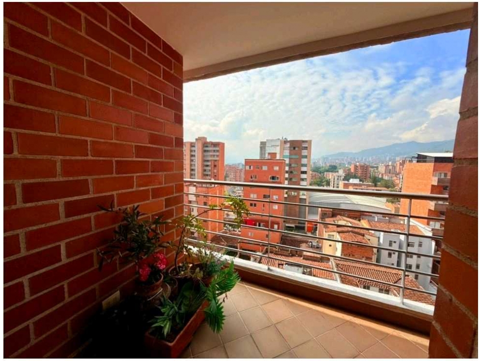 Apartamento en arriendo en Laureles, Medellín · foto 23 de 24